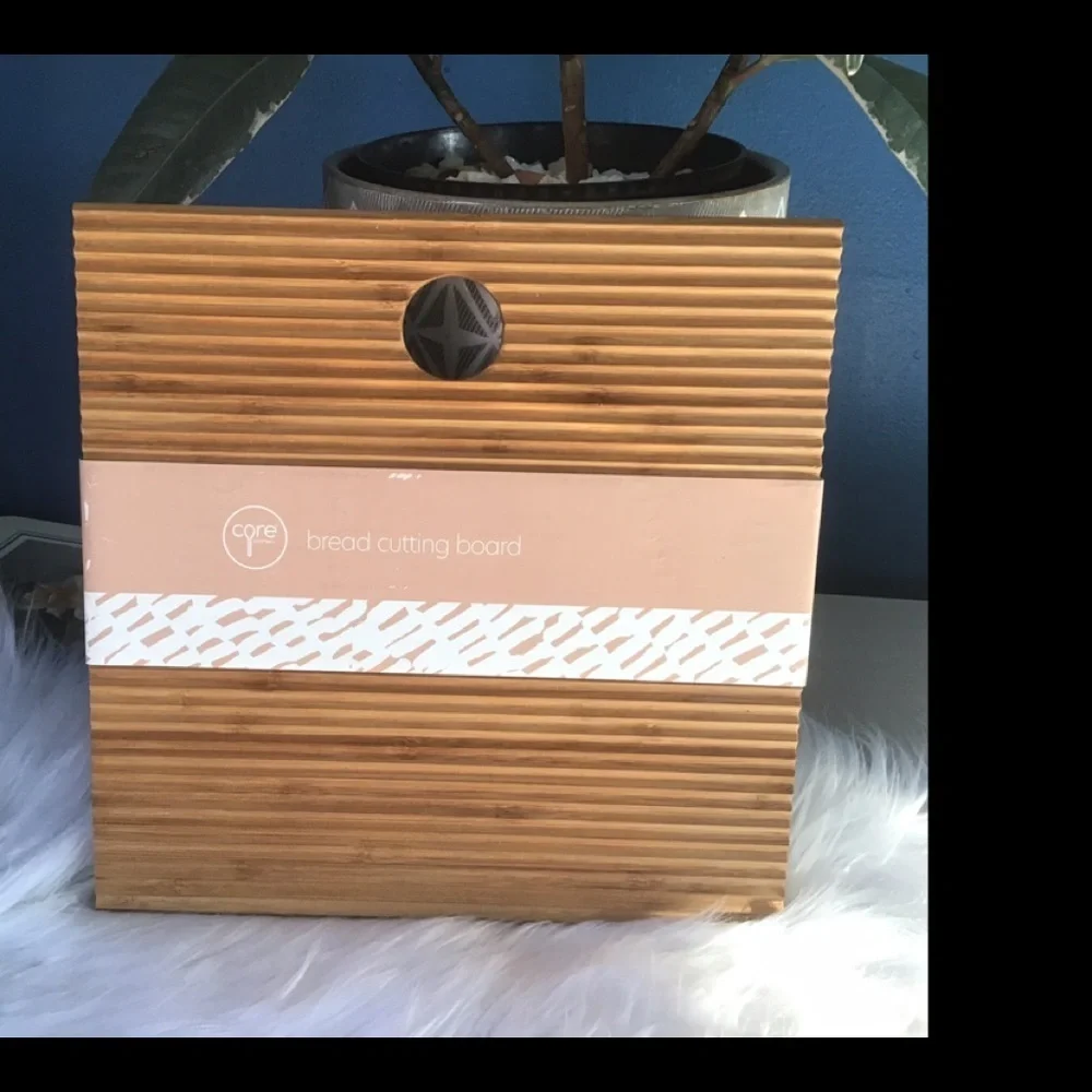 Bread cutting board
